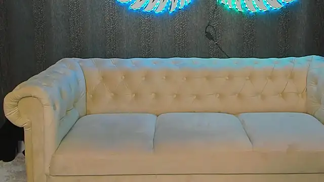 Snapshot of anemarieejolie chatting on January 9, 8:44 pm anemarieejolie online show from January 9, 8:44 pm