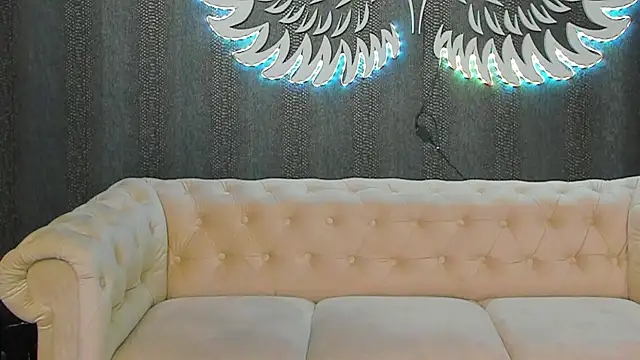Snapshot of anemarieejolie chatting on January 24, 10:30 pm anemarieejolie online show from January 24, 10:30 pm