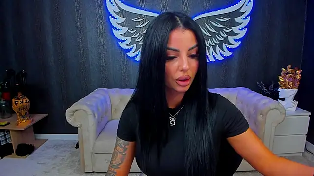 Snapshot of anemarieejolie chatting on March 8, 1:17 am anemarieejolie online show from March 8, 1:17 am