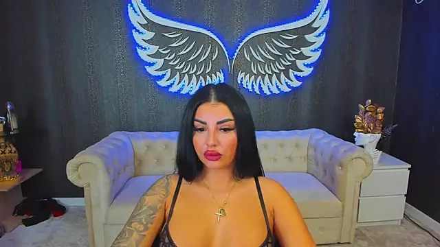 Snapshot of anemarieejolie chatting on September 19, 5:35 pm anemarieejolie online show from September 19, 5:35 pm