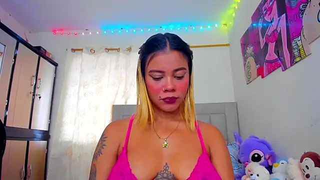 Snapshot of Miranda-brow chatting on December 20, 9:50 pm Miranda-brow online show from December 20, 9:50 pm