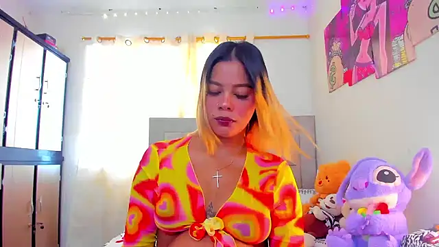 Snapshot of Miranda-brow chatting on January 3, 5:31 pm Miranda-brow online show from January 3, 5:31 pm