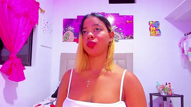 Snapshot of Miranda-brow chatting on January 24, 10:08 pm Miranda-brow online show from January 24, 10:08 pm