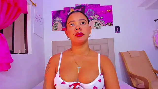 Snapshot of Miranda-brow chatting on February 9, 6:58 pm Miranda-brow online show from February 9, 6:58 pm