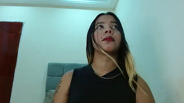 Snapshot of Miranda-brow chatting on September 11, 1:49 am Miranda-brow online show from September 11, 1:49 am