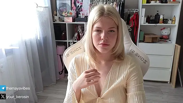 Maya Rave online show from June 11, 3:59 am
