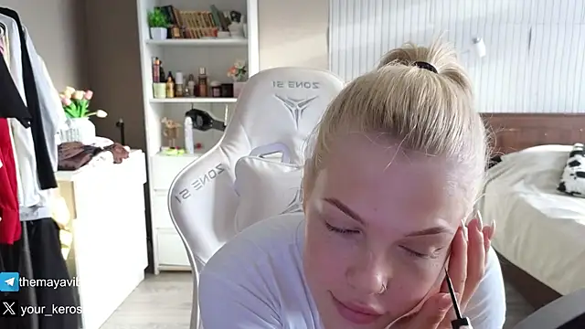 Maya Rave online show from July 20, 3:43 am