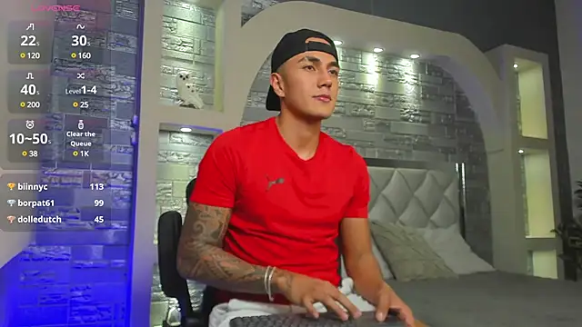 Snapshot of Aron_Bolt chatting on January 21, 4:48 pm Aron Bolt online show from January 21, 4:48 pm