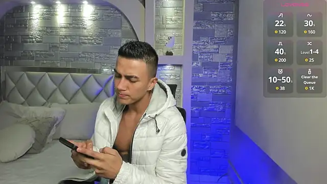 Snapshot of Aron_Bolt chatting on February 27, 2:10 am Aron Bolt online show from February 27, 2:10 am