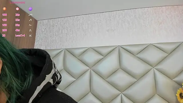 Snapshot of Im_gaia chatting on November 28, 12:30 pm Im gaia online show from November 28, 12:30 pm