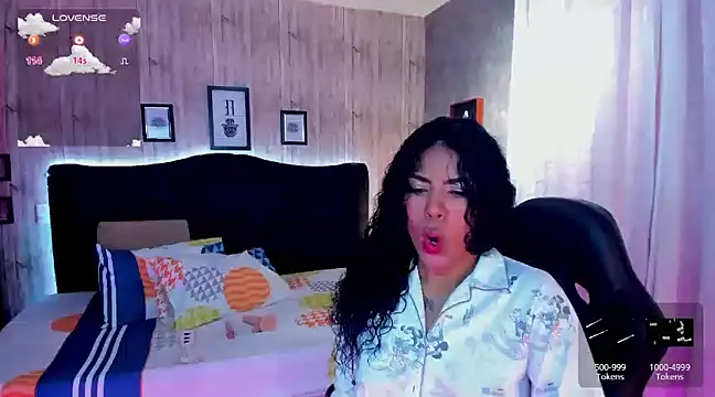 Snapshot of Edelaine_rogers chatting on January 13, 7:21 pm Edelaine rogers online show from January 13, 7:21 pm
