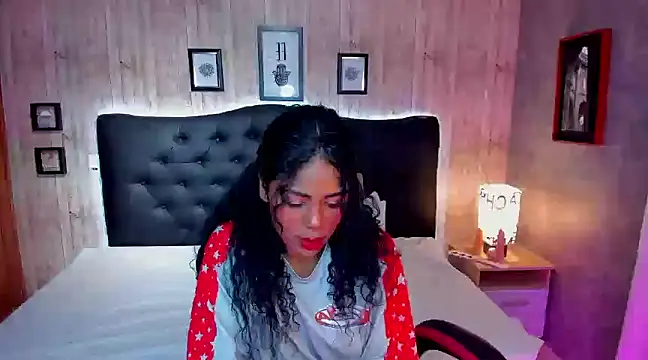Snapshot of Edelaine_rogers chatting on February 27, 3:58 am Edelaine rogers online show from February 27, 3:58 am