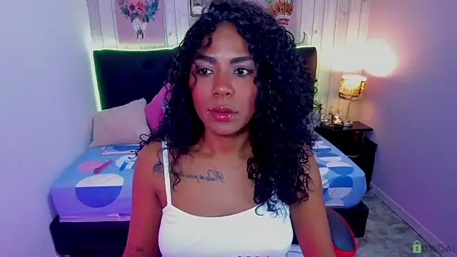 Snapshot of Edelaine_rogers chatting on September 26, 5:33 am Edelaine rogers online show from September 26, 5:33 am