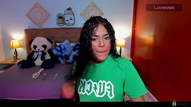 Snapshot of Edelaine_rogers chatting on October 3, 6:21 am Edelaine rogers online show from October 3, 6:21 am
