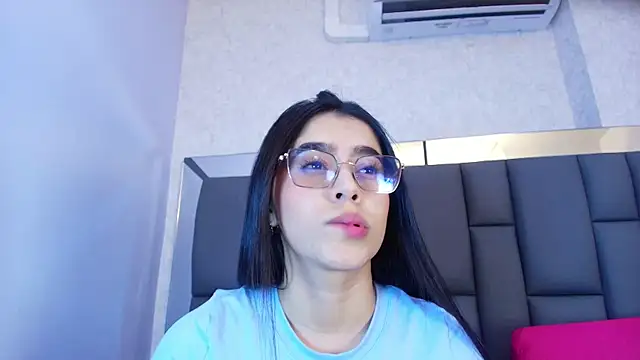 Snapshot of Amy_wats0n chatting on May 5, 7:11 pm Amy wats0n online show from May 5, 7:11 pm