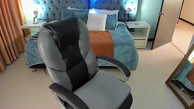 Pamela cheverry online show from February 20, 8:20 pm