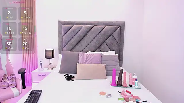 Snapshot of ValeryPettry_1 chatting on October 1, 1:06 pm ValeryPettry 1 online show from October 1, 1:06 pm