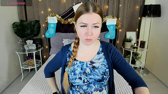 BettyBloom69 online show from December 13, 4:22 am