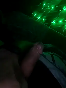 Snapshot of mirrowhot chatting on December 28, 7:33 pm mirrowhot online show from December 28, 7:33 pm