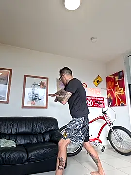 mileflav0r online show from May 5, 7:49 am