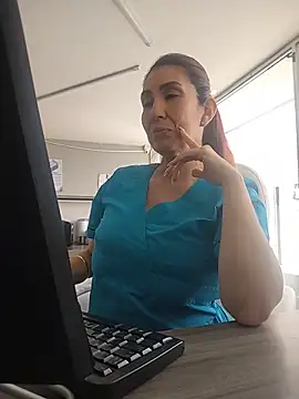 Snapshot of Perla_Franco chatting on June 11, 6:28 pm Perla Franco online show from June 11, 6:28 pm