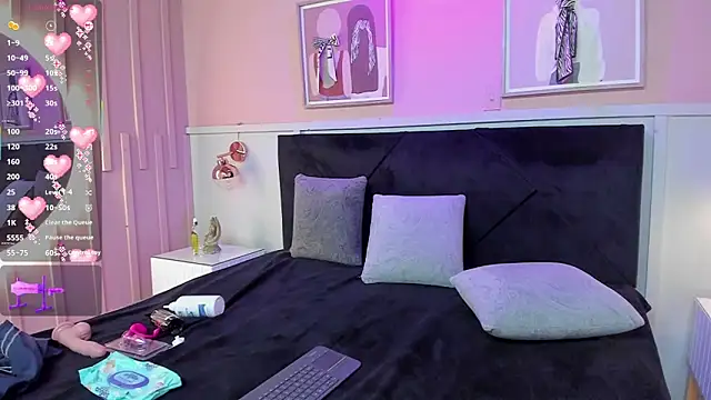 Snapshot of elodie_walker chatting on October 10, 12:26 pm elodie walker online show from October 10, 12:26 pm