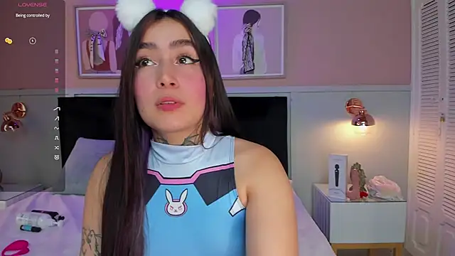 Snapshot of elodie_walker chatting on October 14, 1:56 pm elodie walker online show from October 14, 1:56 pm