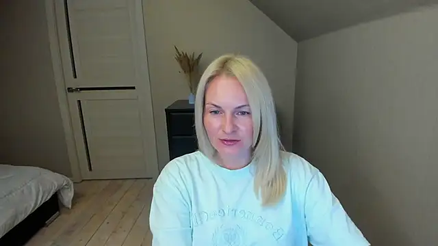 Alicee Gracee online show from October 12, 6:51 pm