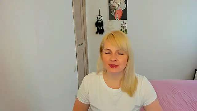 Alicee Gracee online show from February 6, 12:30 pm