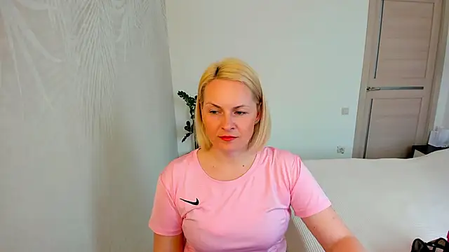 Alicee Gracee online show from April 23, 9:19 am