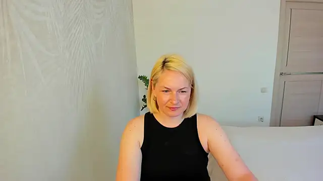 Alicee Gracee online show from May 8, 8:08 am
