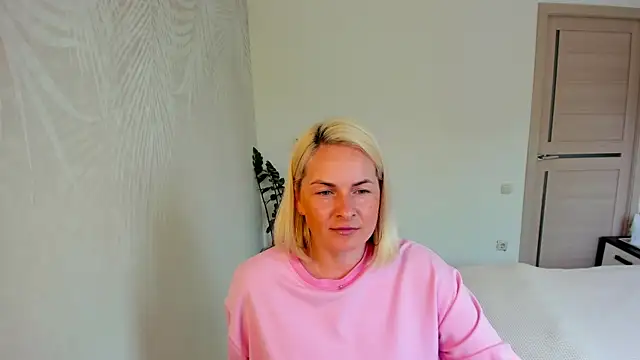 Alicee Gracee online show from June 26, 9:35 am