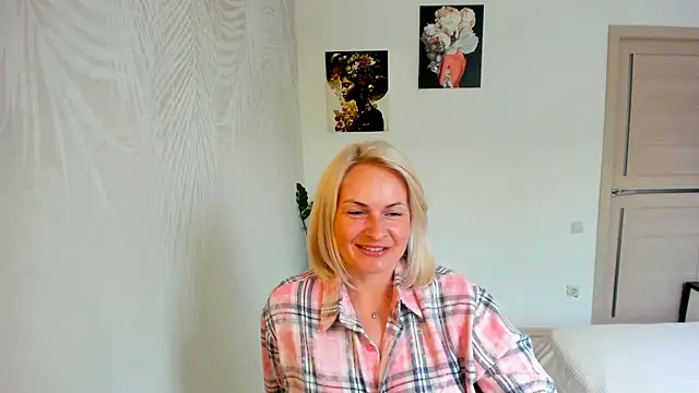 Alicee Gracee online show from July 5, 9:49 am