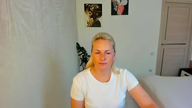 Alicee Gracee online show from August 3, 9:26 am