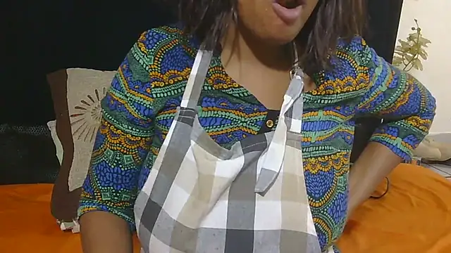 Snapshot of MaximTease24 chatting on September 19, 6:30 pm MaximTease24 online show from September 19, 6:30 pm