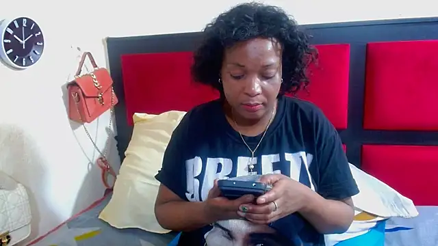 MaximTease24 online show from March 14, 9:20 pm