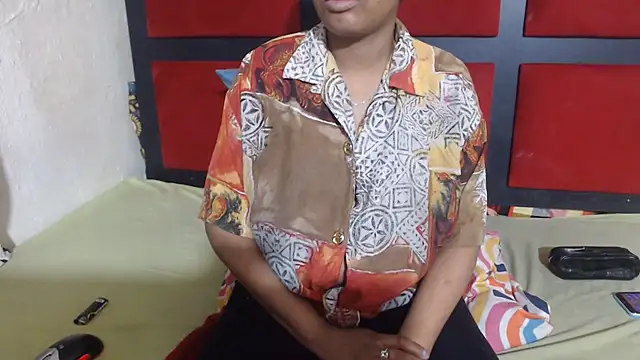 Snapshot of MaximTease24 chatting on July 15, 6:13 pm MaximTease24 online show from July 15, 6:13 pm