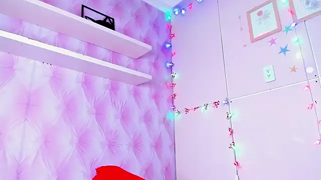 Snapshot of MarieMyller chatting on December 27, 9:00 pm MarieMyller online show from December 27, 9:00 pm