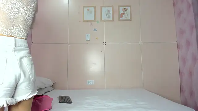 Snapshot of MarieMyller chatting on January 21, 8:43 pm MarieMyller online show from January 21, 8:43 pm