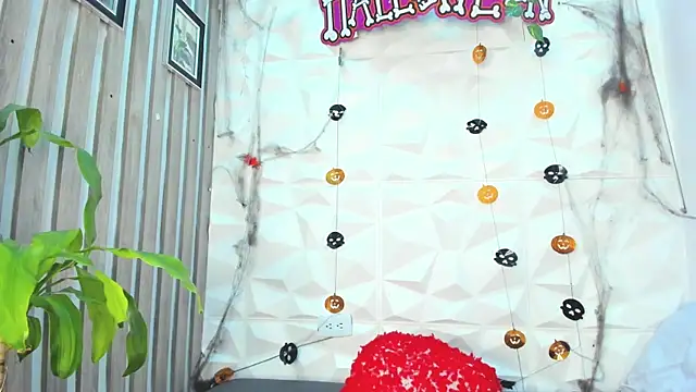 Snapshot of MarieMyller chatting on October 24, 8:27 pm MarieMyller online show from October 24, 8:27 pm