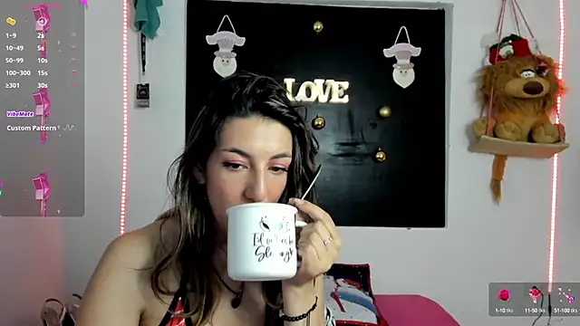 queen-natty online show from December 5, 1:47 am