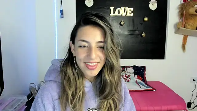 queen-natty online show from December 12, 6:47 am