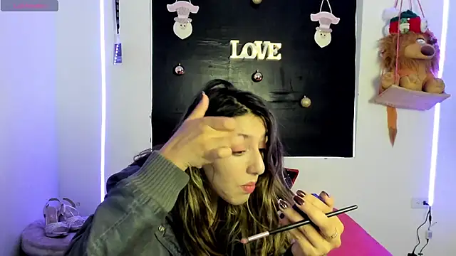 queen-natty online show from December 22, 9:31 pm