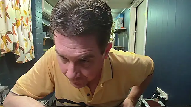 Snapshot of tilobinder chatting on November 25, 2:17 pm tilobinder online show from November 25, 2:17 pm