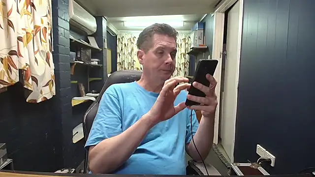 Snapshot of tilobinder chatting on December 1, 1:38 pm tilobinder online show from December 1, 1:38 pm