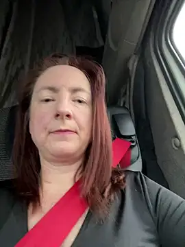 Snapshot of LouiseTswing chatting on December 21, 10:06 am LouiseTswing online show from December 21, 10:06 am