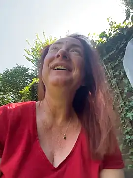 LouiseTswing online show from April 27, 12:25 pm