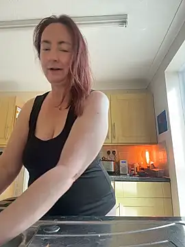 LouiseTswing online show from May 1, 8:41 am