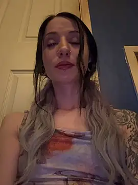 MissMidnightUK online show from April 25, 1:08 am