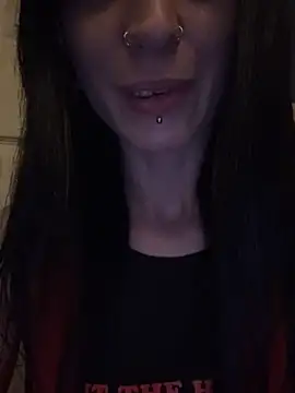 Snapshot of MissMidnightUK chatting on May 16, 12:18 am MissMidnightUK online show from May 16, 12:18 am